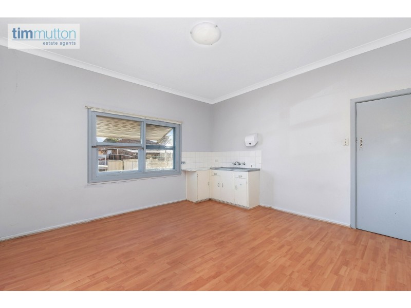 24 Wentworth St, Birrong NSW 2143