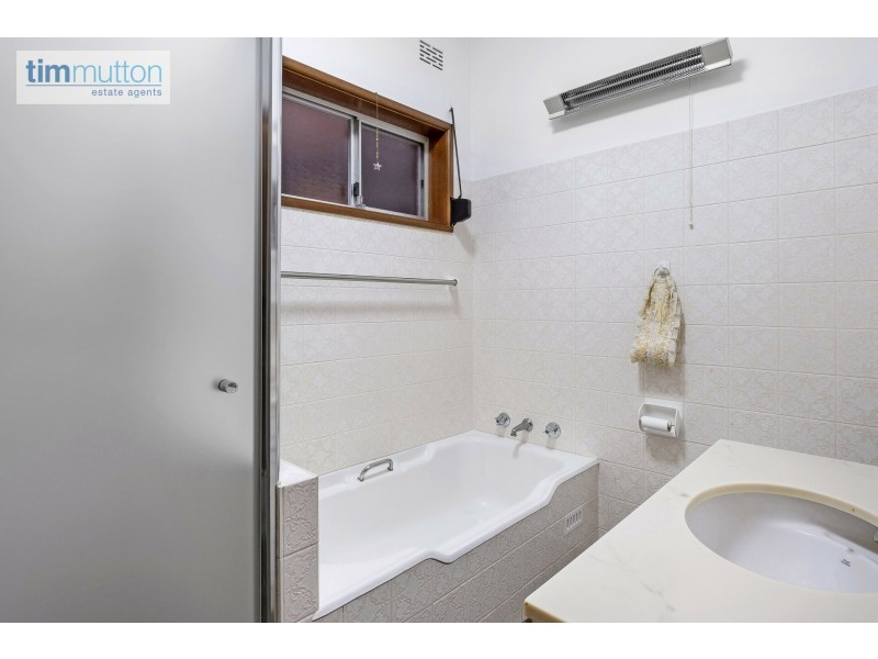 8 Drake St, Panania NSW 2213