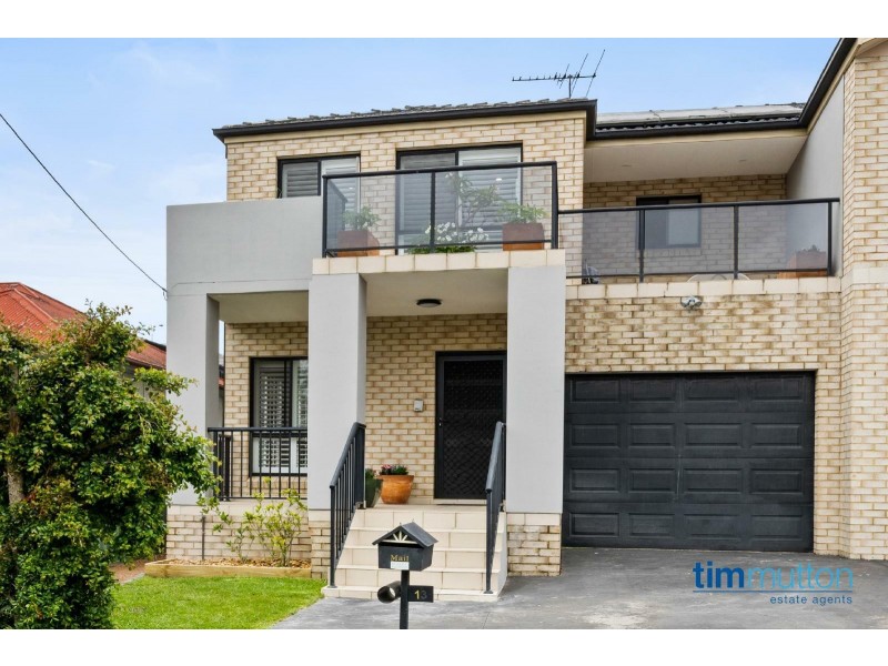 13 Enright St, East Hills NSW 2213