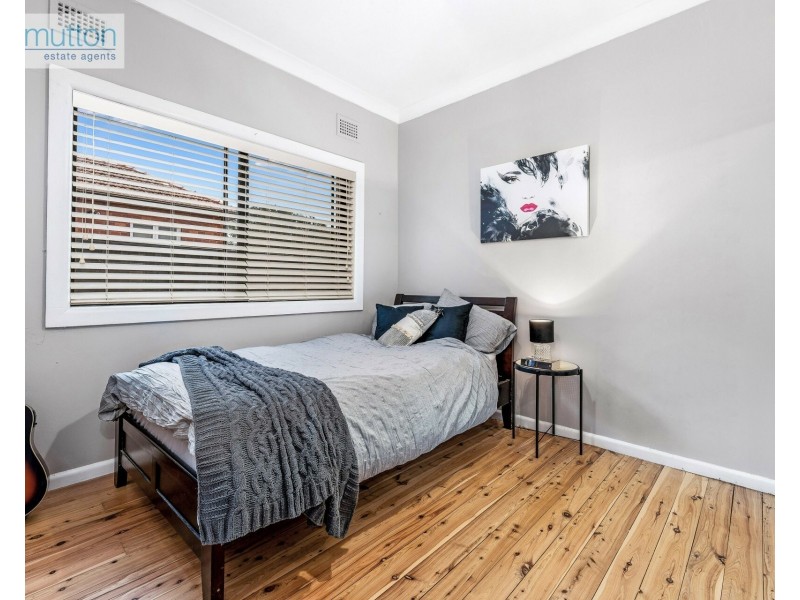 13 Drake St, Panania NSW 2213