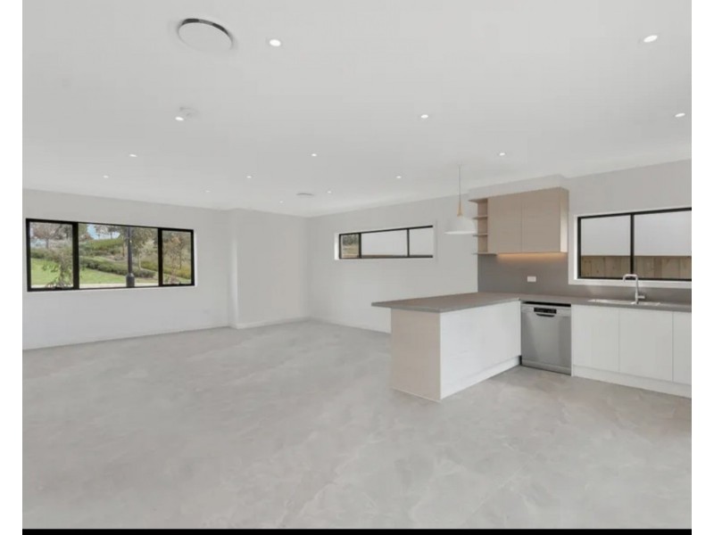 20A Mahoney Dr, Campbelltown NSW 2560