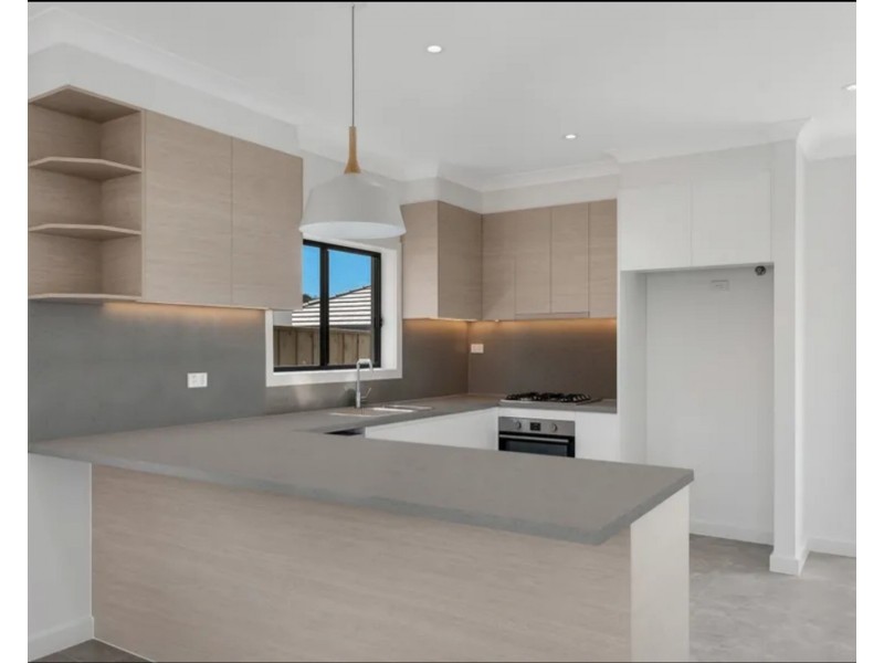 20A Mahoney Dr, Campbelltown NSW 2560