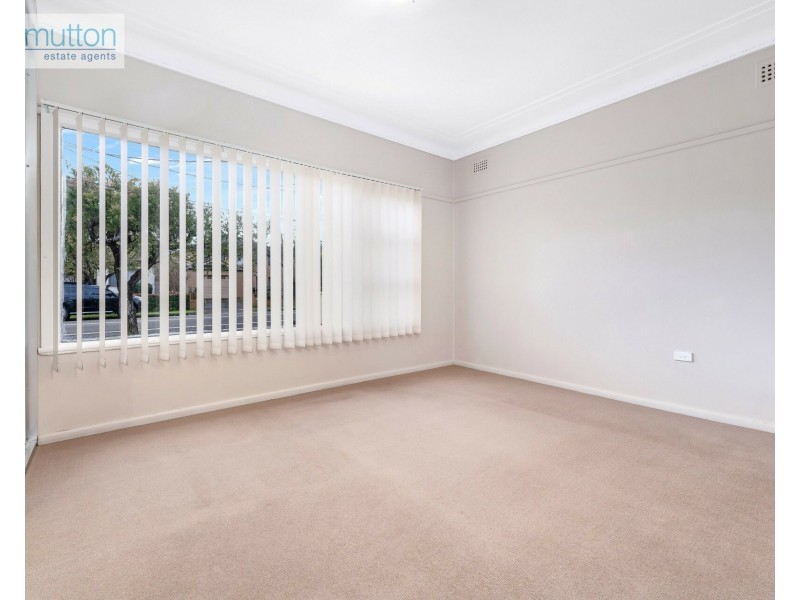 83 Windsor Rd, Padstow NSW 2211