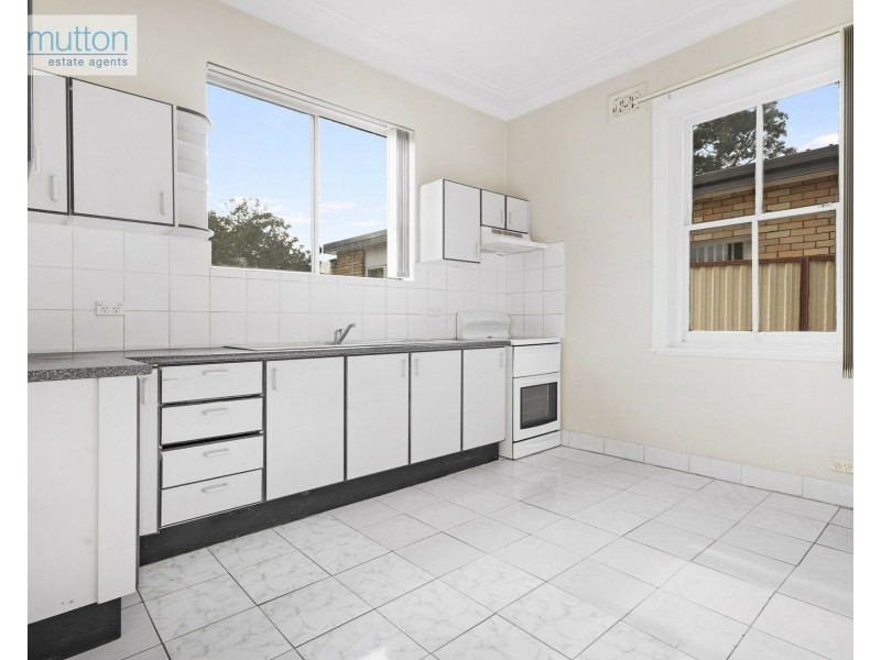 62 Beaconsfield St, Revesby NSW 2212