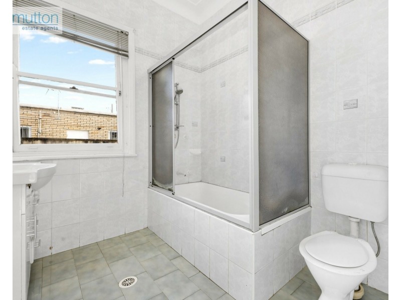 62 Beaconsfield St, Revesby NSW 2212