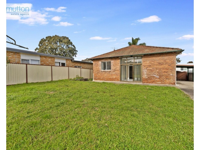 62 Beaconsfield St, Revesby NSW 2212