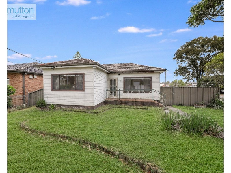 79 Beaconsfield St, Revesby NSW 2212