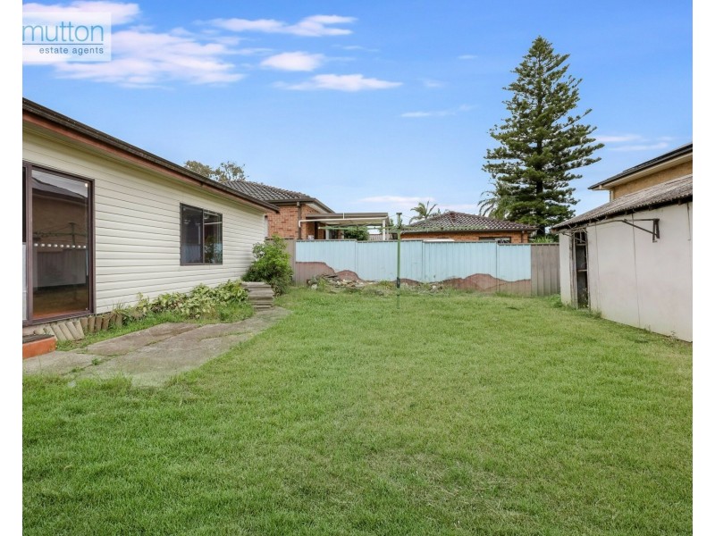 79 Beaconsfield St, Revesby NSW 2212
