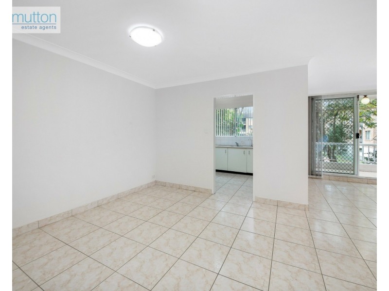Unit 2/7 Mead Dr, Chipping Norton NSW 2170