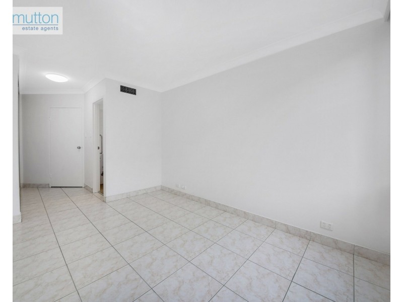 Unit 2/7 Mead Dr, Chipping Norton NSW 2170
