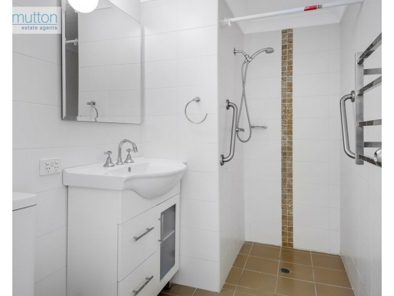 Unit 2/7 Mead Dr, Chipping Norton NSW 2170