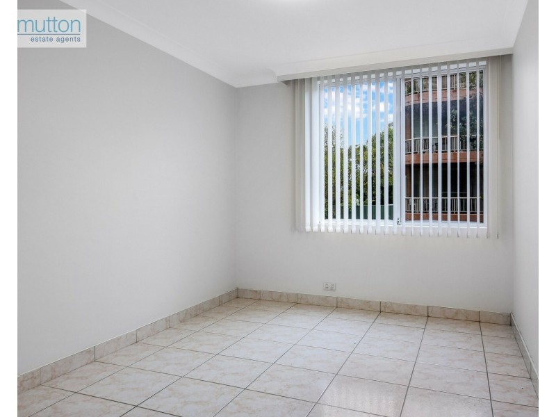 Unit 2/7 Mead Dr, Chipping Norton NSW 2170