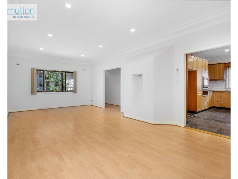 44 Edgbaston Rd, Beverly Hills NSW 2209