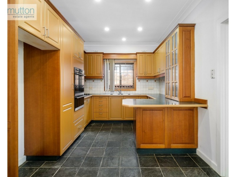 44 Edgbaston Rd, Beverly Hills NSW 2209