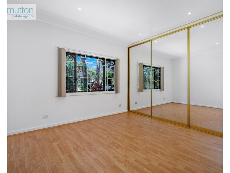 44 Edgbaston Rd, Beverly Hills NSW 2209