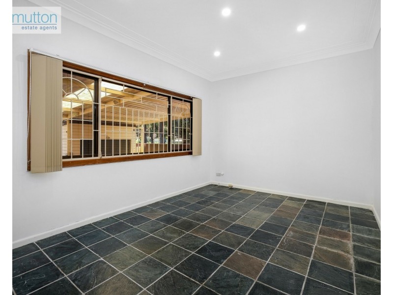 44 Edgbaston Rd, Beverly Hills NSW 2209