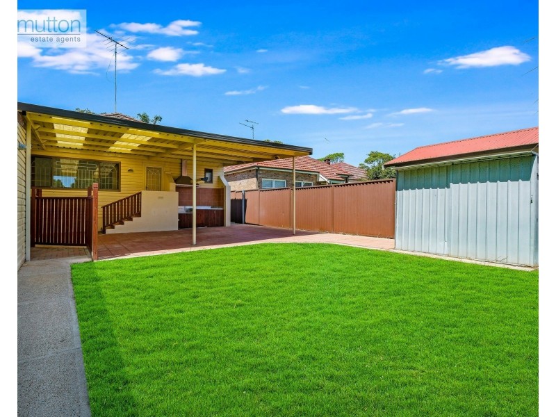 44 Edgbaston Rd, Beverly Hills NSW 2209