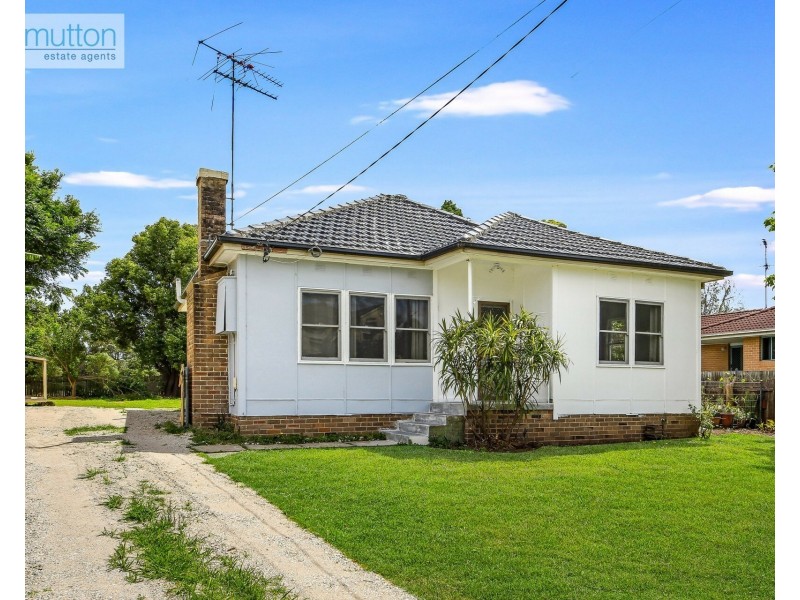 75 Freeman Ave, Canley Vale NSW 2166