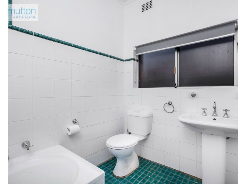 35 Marcella St, Kingsgrove NSW 2208