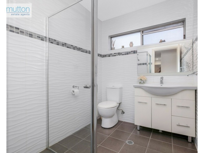 48 Holland Cres, Casula NSW 2170