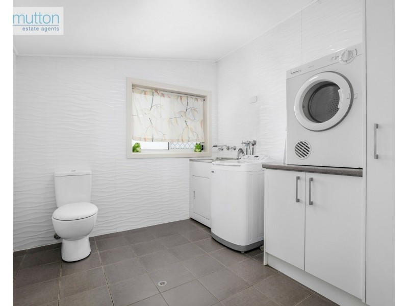 48 Holland Cres, Casula NSW 2170