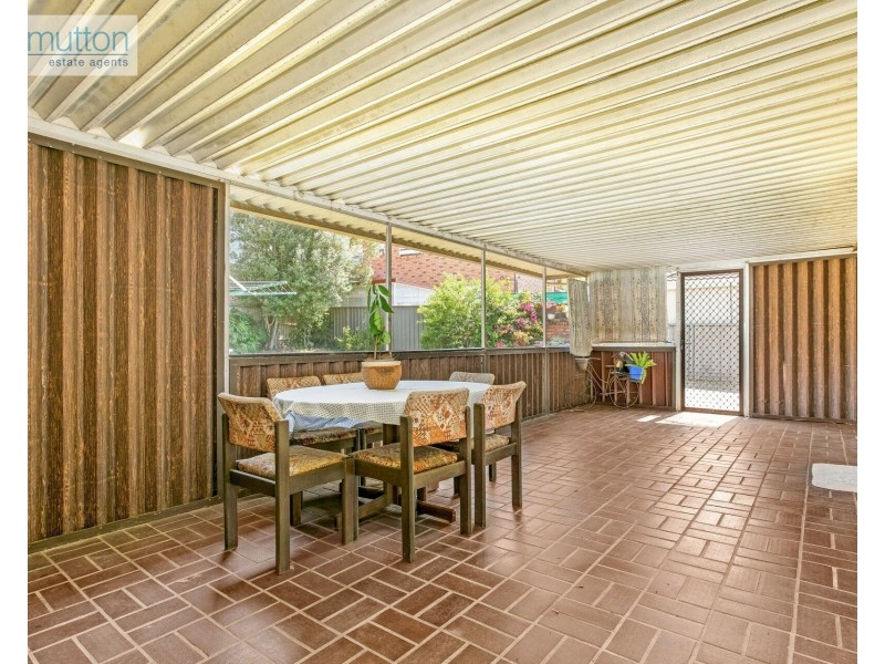 48 Holland Cres, Casula NSW 2170