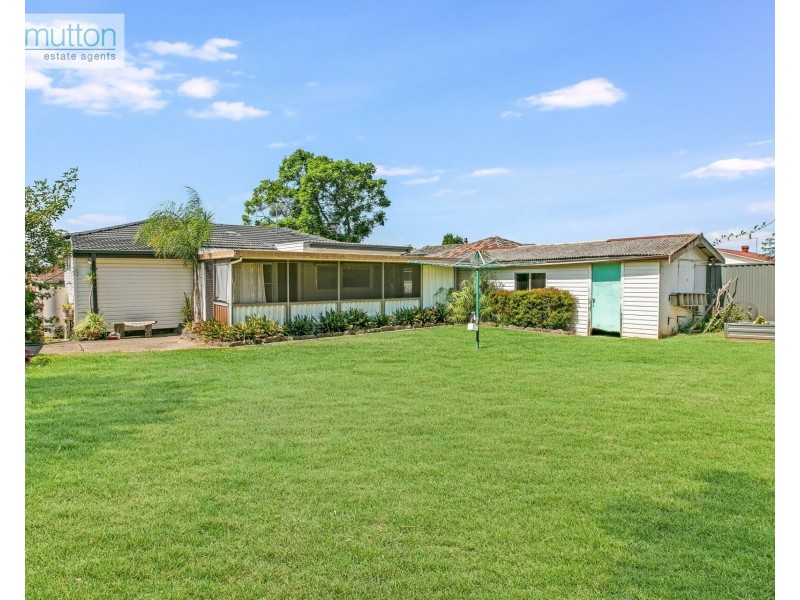 48 Holland Cres, Casula NSW 2170