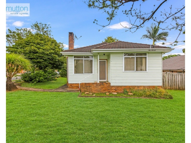 6 Tyalgum Ave, Panania NSW 2213