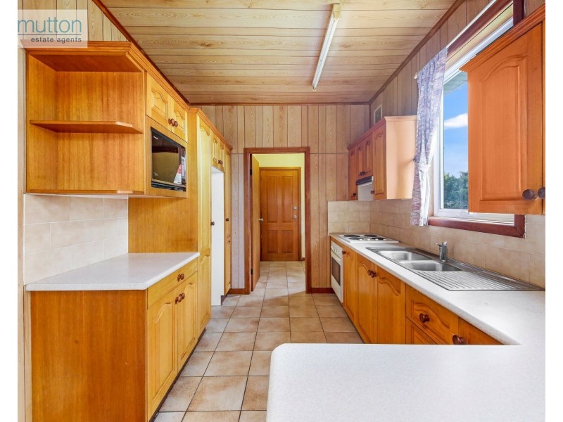 6 Tyalgum Ave, Panania NSW 2213