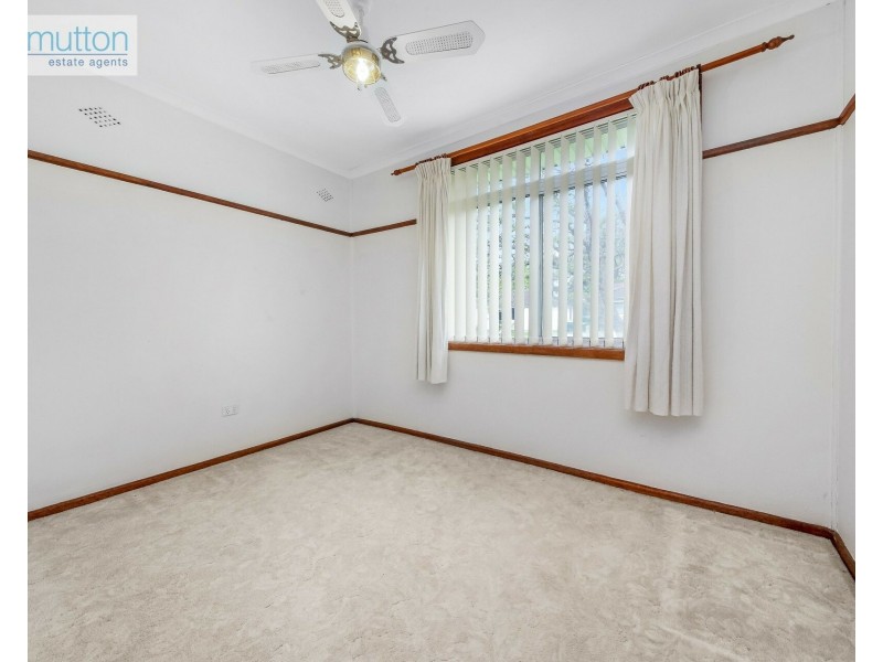 6 Tyalgum Ave, Panania NSW 2213