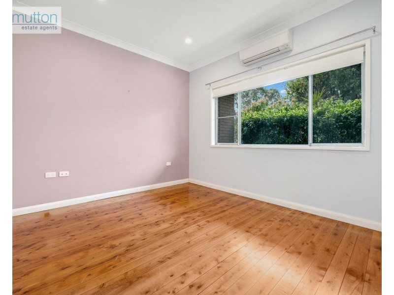 64 Lucas Rd, East Hills NSW 2213