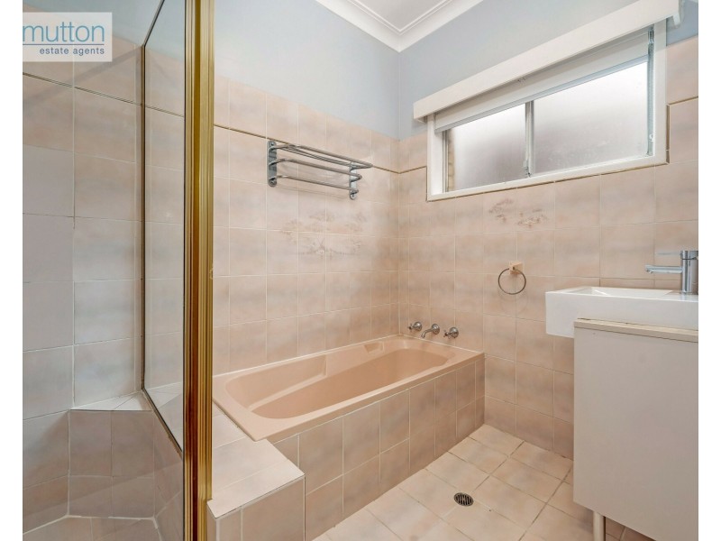 64 Lucas Rd, East Hills NSW 2213