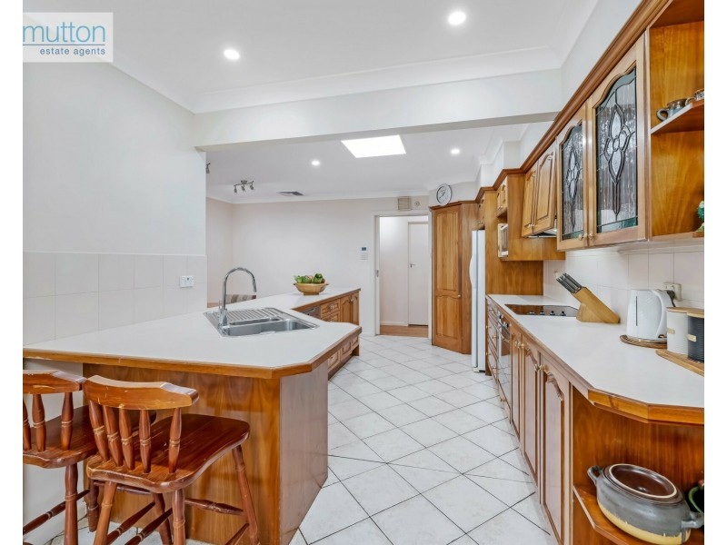 9 Menin Pl, Milperra NSW 2214