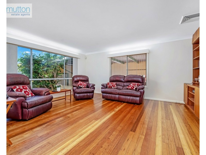 9 Menin Pl, Milperra NSW 2214