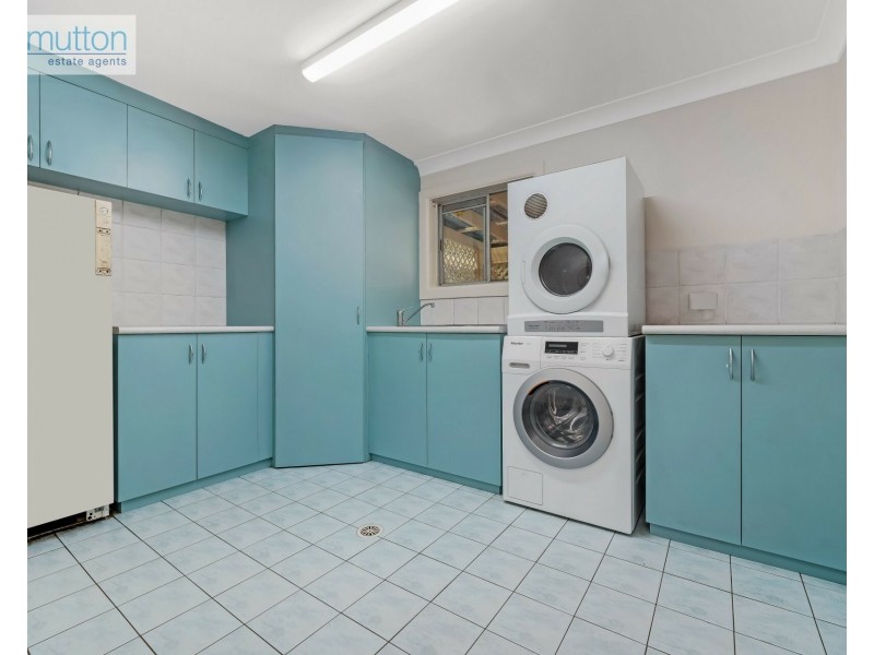 9 Menin Pl, Milperra NSW 2214