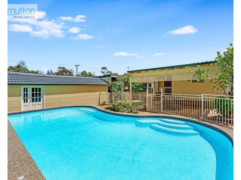 9 Menin Pl, Milperra NSW 2214