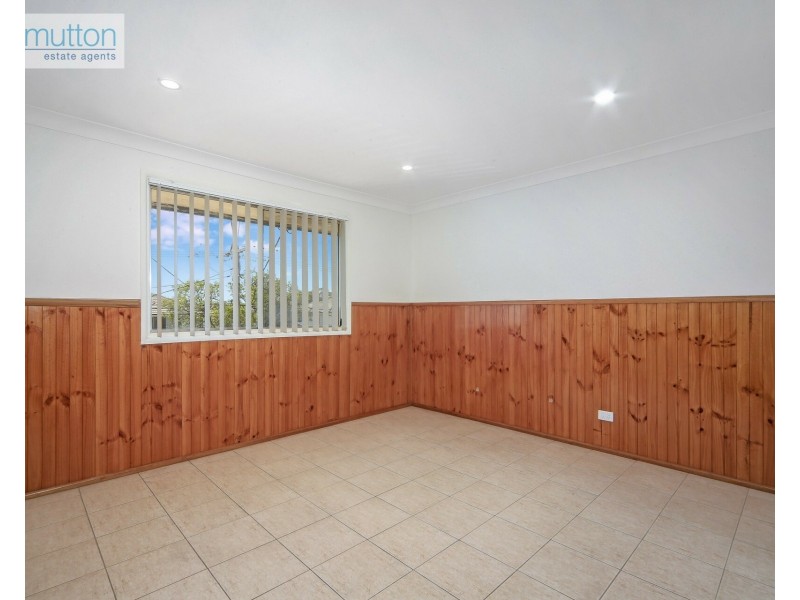 39 Webster Rd, Lurnea NSW 2170