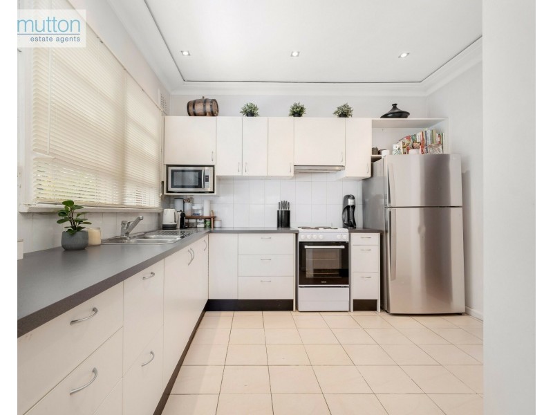 14 Pozieres Ave, Milperra NSW 2214