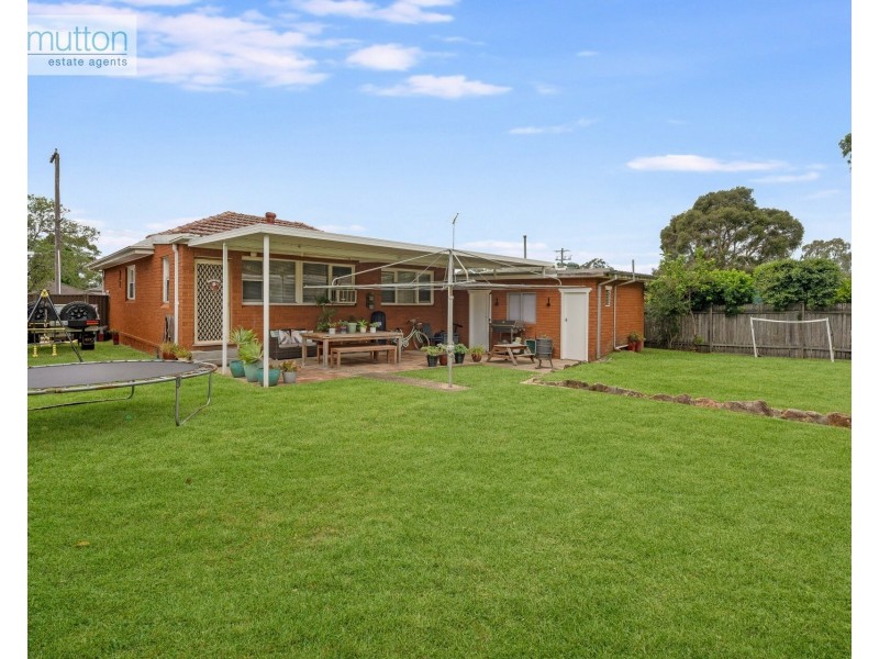 14 Pozieres Ave, Milperra NSW 2214