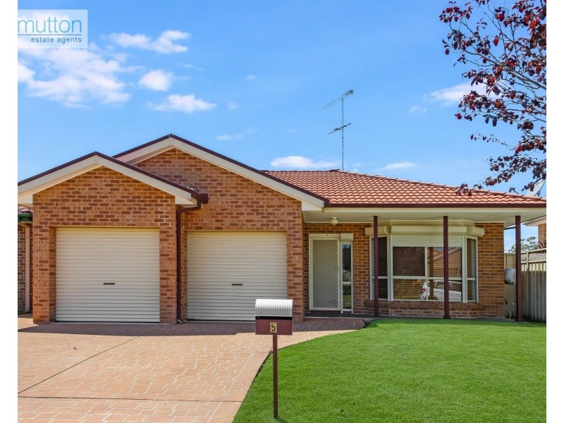 5 Todd Court, Wattle Grove NSW 2173