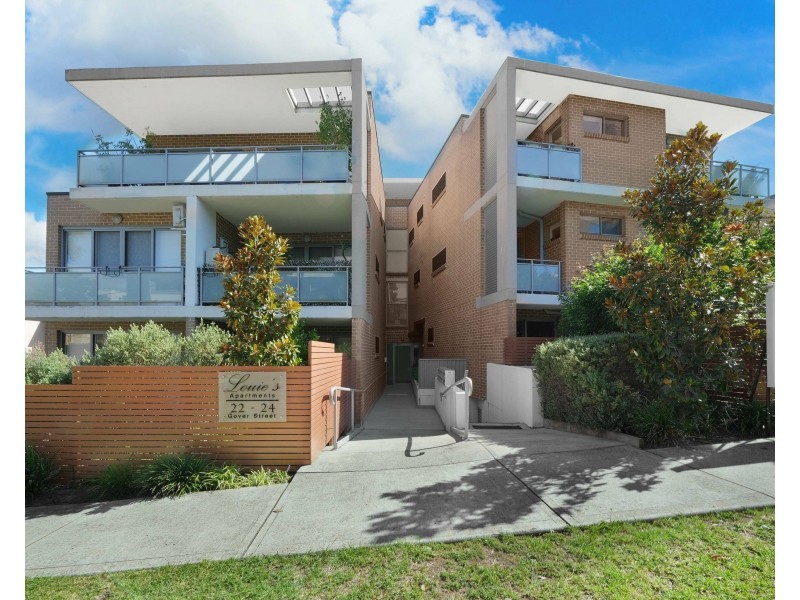 Unit 8/22-24 Gover St, Peakhurst NSW 2210