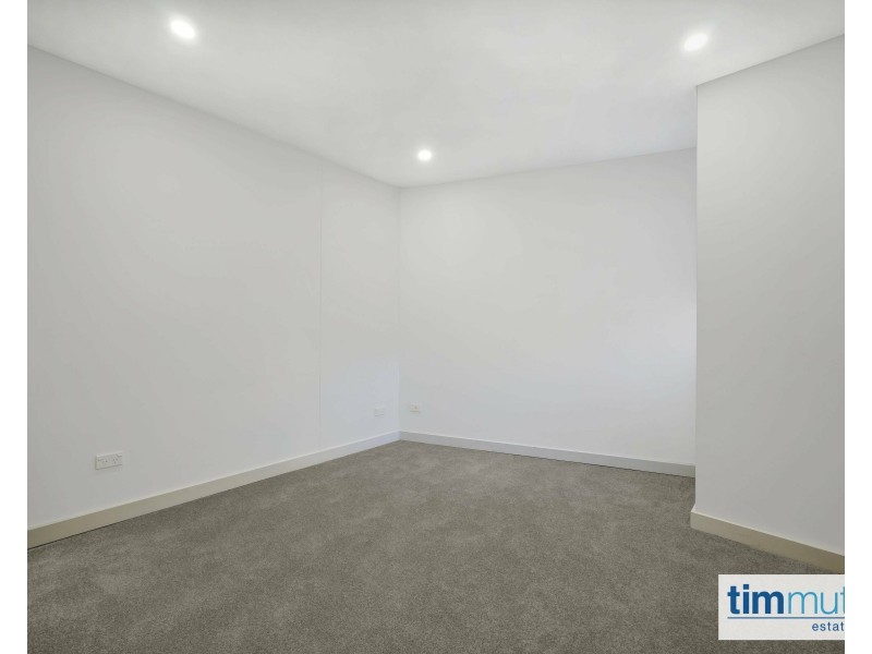Unit 8/22-24 Gover St, Peakhurst NSW 2210