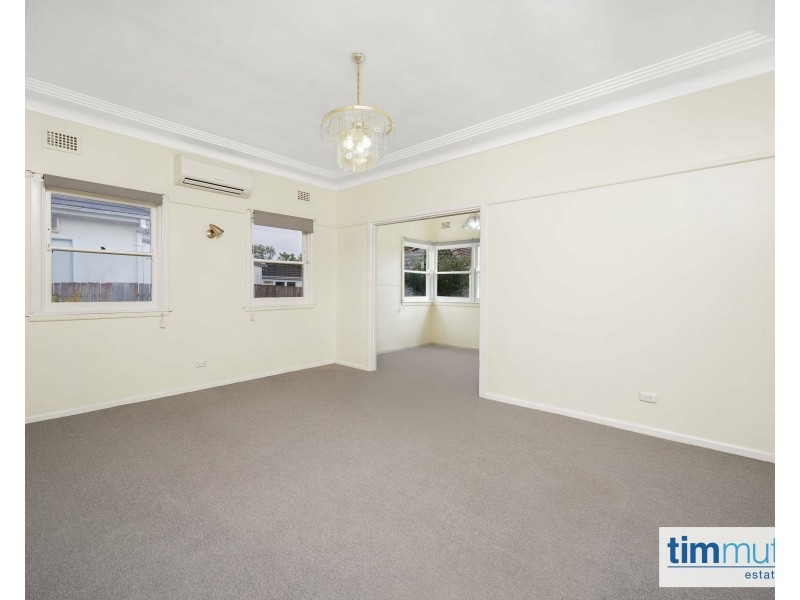 105 Queen St, Revesby NSW 2212