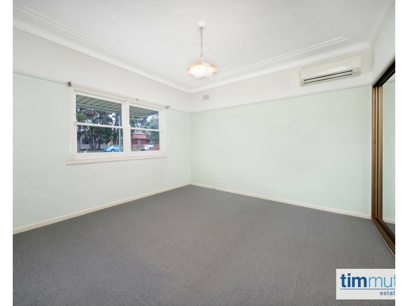 105 Queen St, Revesby NSW 2212