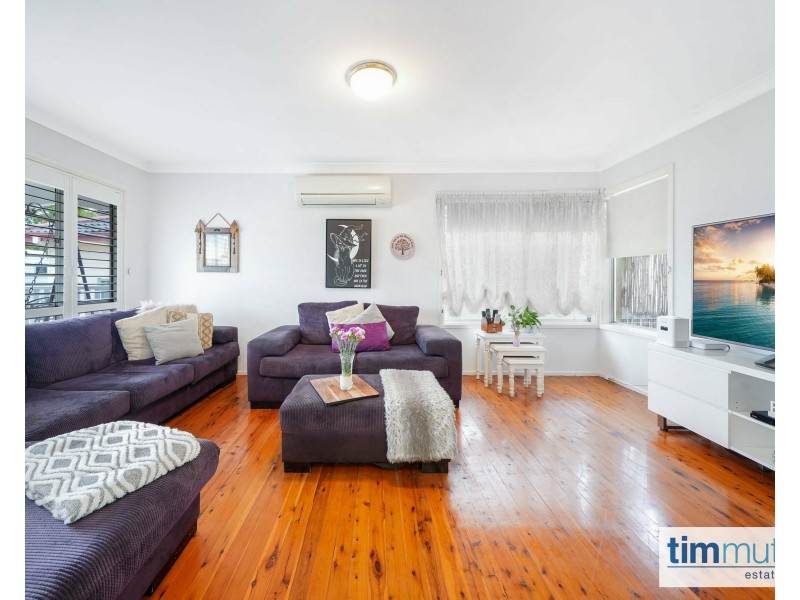 4 Zonnebeke Cres, Milperra NSW 2214