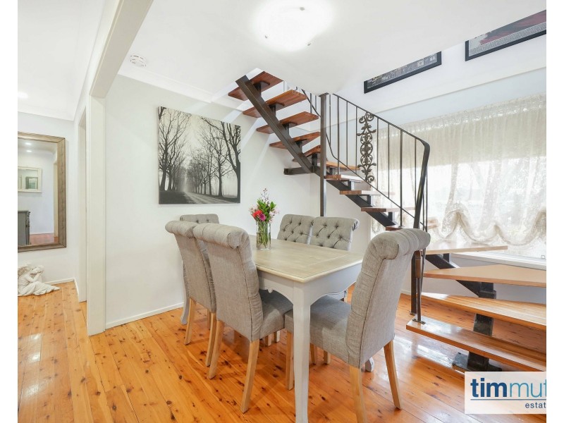 4 Zonnebeke Cres, Milperra NSW 2214