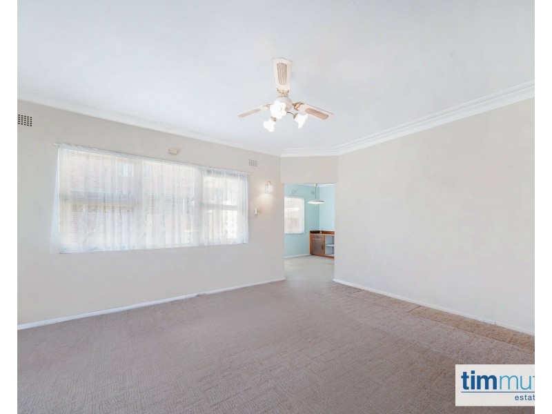 18 Monie Ave, East Hills NSW 2213