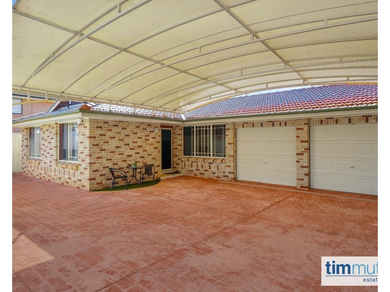 2A Broe Ave, East Hills NSW 2213