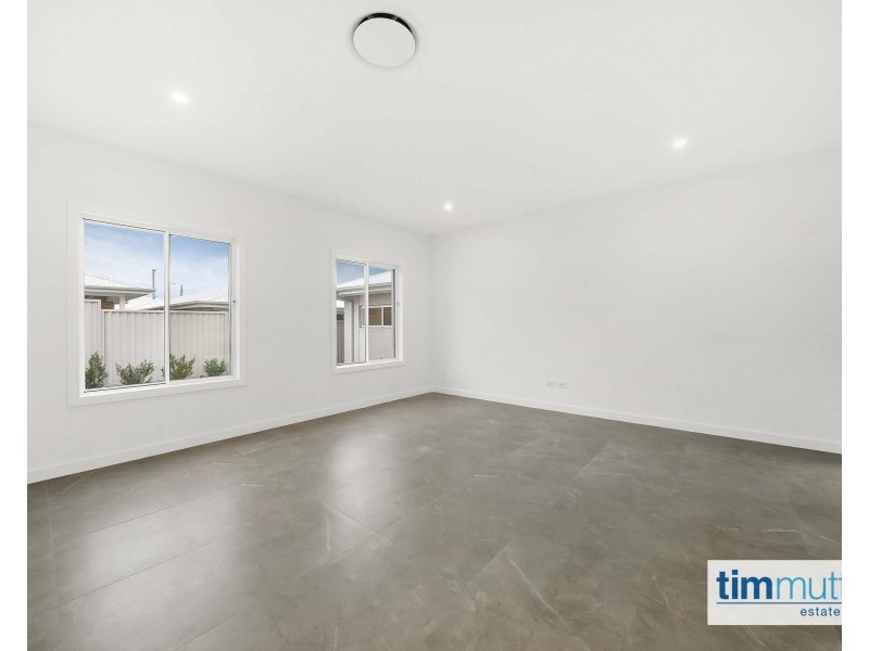 75B Lucas Rd, East Hills NSW 2213