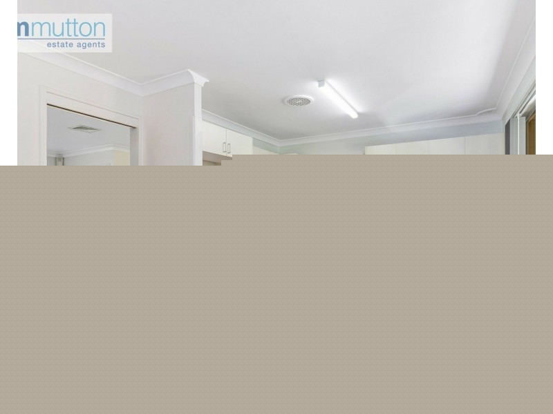 16 Curtis Cres, Moorebank NSW 2170